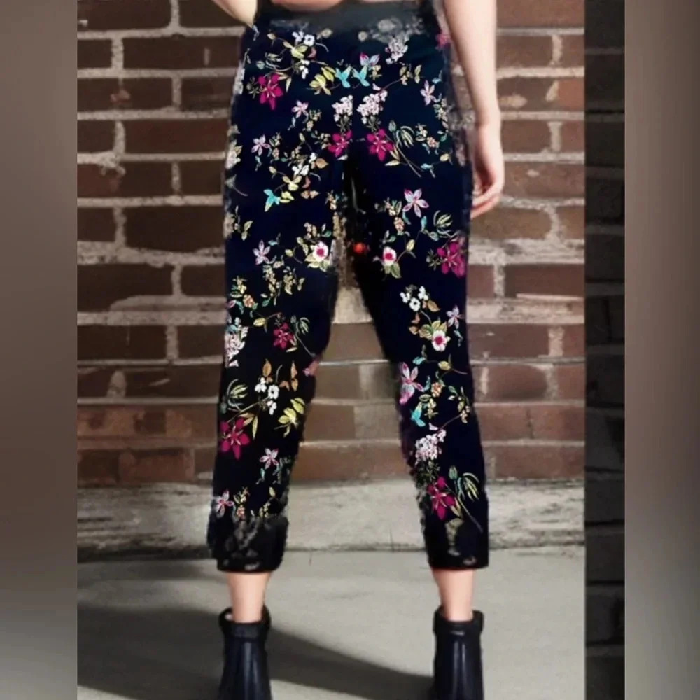 🔥HOST PICK🔥 Laura Petites/ Black floral pants/ Stretch/ Size US M  petite